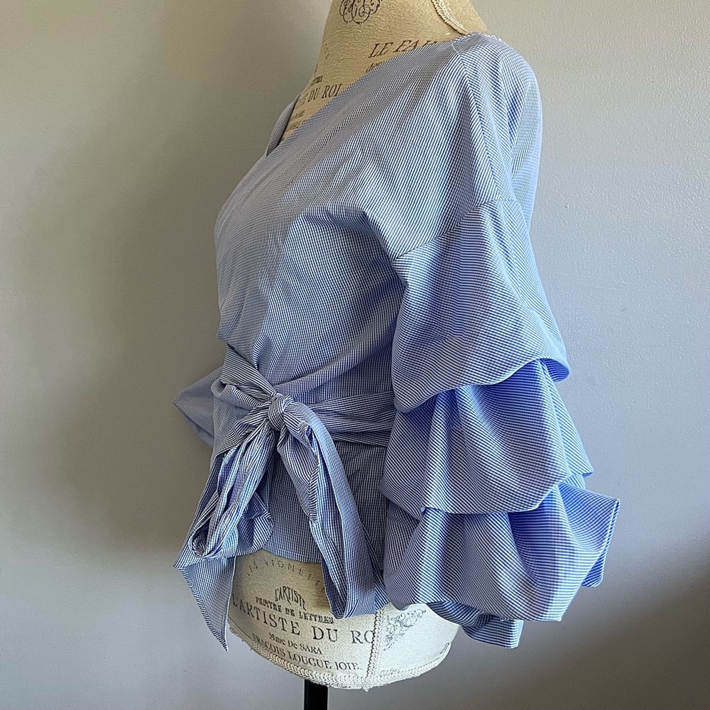 Gorgeous Wrap Top with Puff Sleeves - Picture 3 of 8